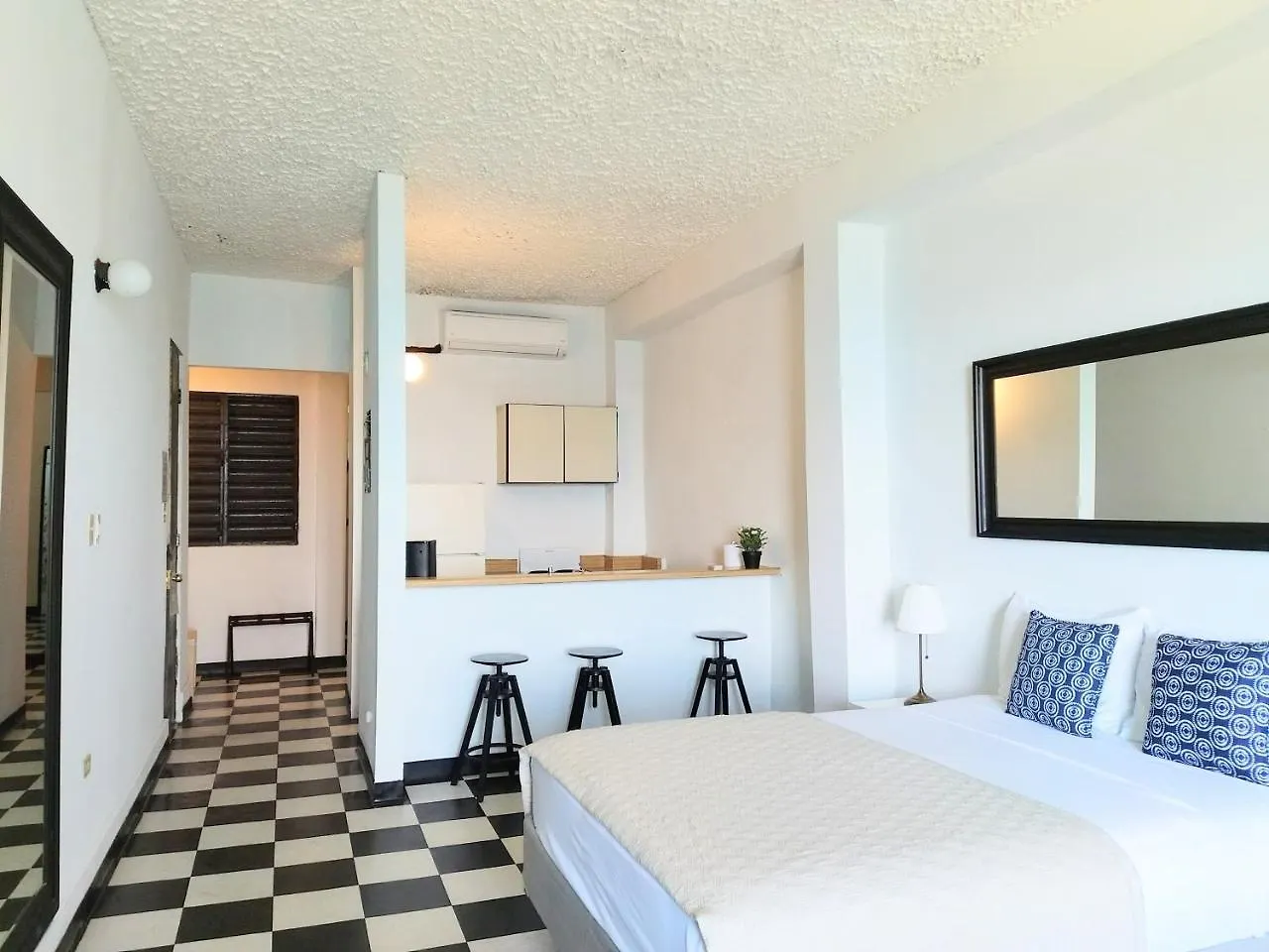 Aparthotel La Capitana Old San Juan Building